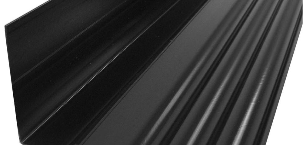 Nedsaleverholengoot type 180-100 bxhxl = 18x10x150 cm PVC zwart